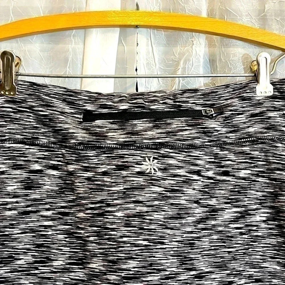 ATHLETA Women’s XL Running Tennis Mini Skirt Shorts Black White Zipper Pocket - Picture 7 of 9